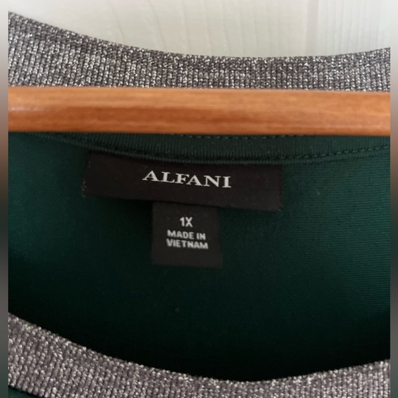 Alfani Round Hem Embellished Tee Sz 1x - Picture 3 of 3